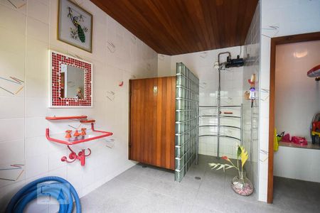Casa à venda com 636m², 4 quartos e 6 vagasSauna