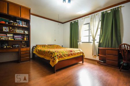 Casa à venda com 636m², 4 quartos e 6 vagasSuíte 2