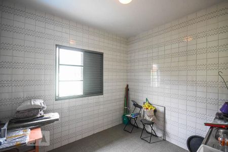 Casa à venda com 636m², 4 quartos e 6 vagasCozinha da área de serviço