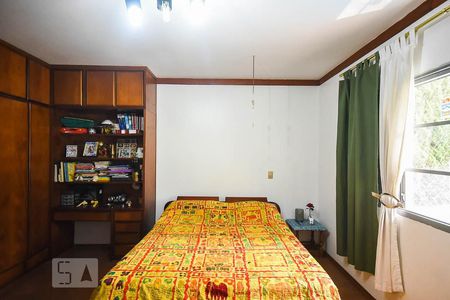 Casa à venda com 636m², 4 quartos e 6 vagasSuíte 2