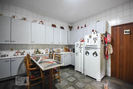 Casa à venda com 636m², 4 quartos e 6 vagasCozinha