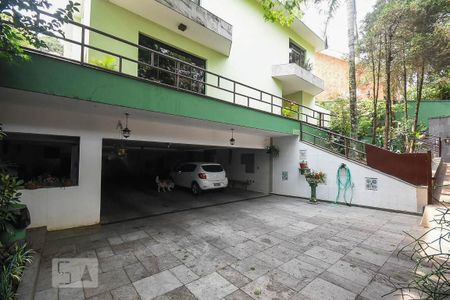 Casa à venda com 636m², 4 quartos e 6 vagasFachada