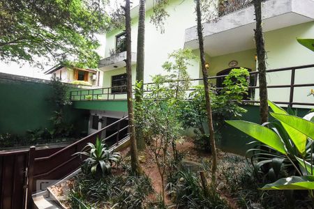 Casa à venda com 636m², 4 quartos e 6 vagasEntrada