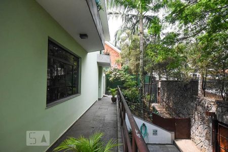 Casa à venda com 636m², 4 quartos e 6 vagasVaranda