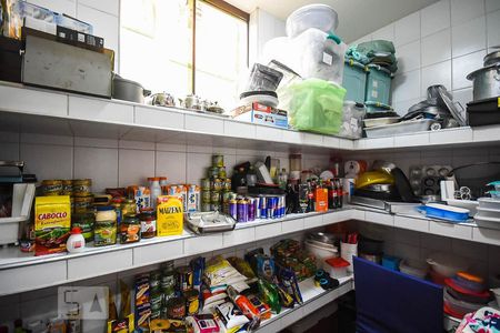 Casa à venda com 636m², 4 quartos e 6 vagasDespensa