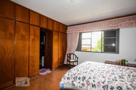 Casa à venda com 636m², 4 quartos e 6 vagasSuíte 3