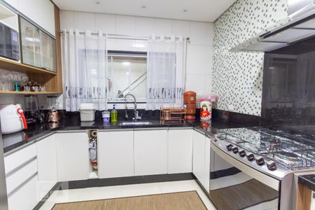 Casa para alugar com 350m², 3 quartos e 2 vagas Casa para alugar com 350m², 3 quartos e 2 vagasCozinha