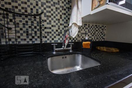 Apartamento à venda com 60m², 2 quartos e 1 vaga Apartamento à venda com 60m², 2 quartos e 1 vagaCozinha - t