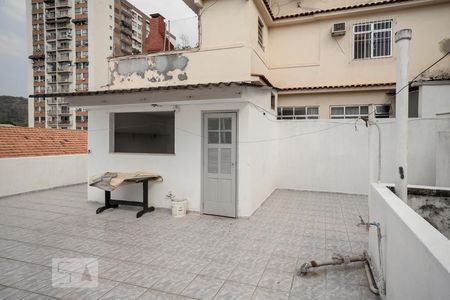 Casa de condomínio à venda com 112m², 3 quartos e sem vaga Casa de condomínio à venda com 112m², 3 quartos e sem vagaTerraço