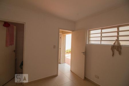 Casa à venda com 216m², 4 quartos e 2 vagas