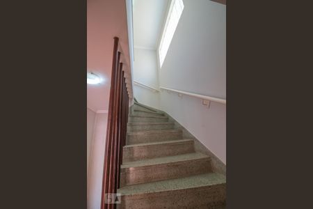 Casa à venda com 216m², 4 quartos e 2 vagas