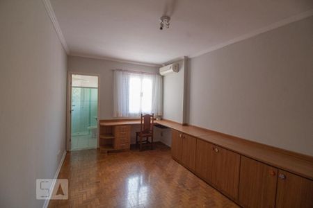 Casa à venda com 216m², 4 quartos e 2 vagas