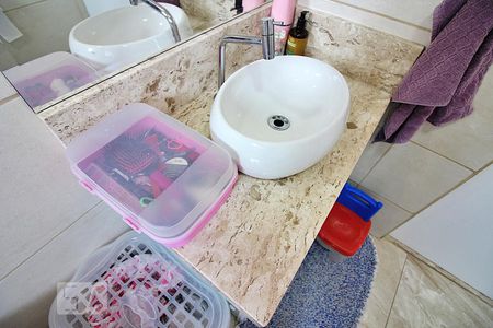 Casa à venda com 220m², 4 quartos e 2 vagasDetalhes do Banheiro 2