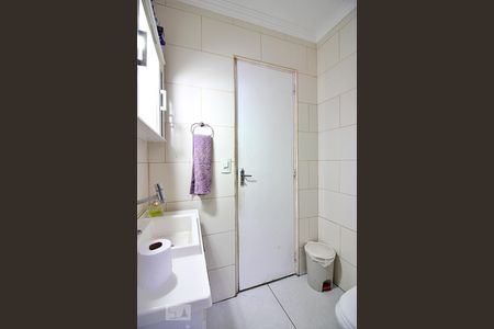 Casa à venda com 220m², 4 quartos e 2 vagasBanheiro 1