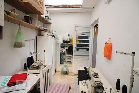 Casa à venda com 220m², 4 quartos e 2 vagasEscritório 