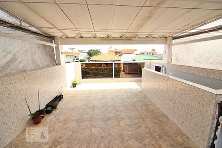 Casa à venda com 220m², 4 quartos e 2 vagasLavanderia