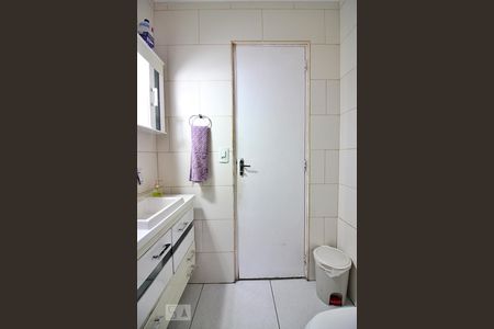 Casa à venda com 220m², 4 quartos e 2 vagasBanheiro 1