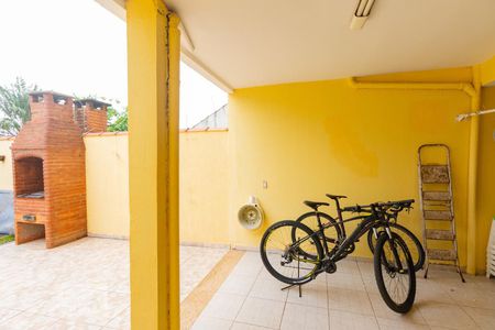 Casa à venda com 300m², 3 quartos e 4 vagas Casa à venda com 300m², 3 quartos e 4 vagasLavanderia