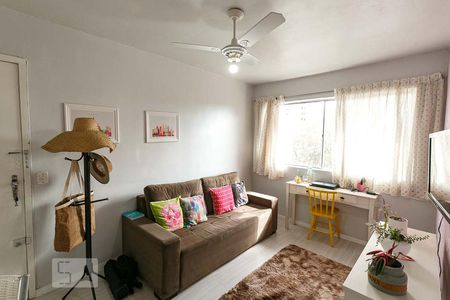 Sala de apartamento para alugar com 1 quarto, 44m² em Partenon, Porto Alegre