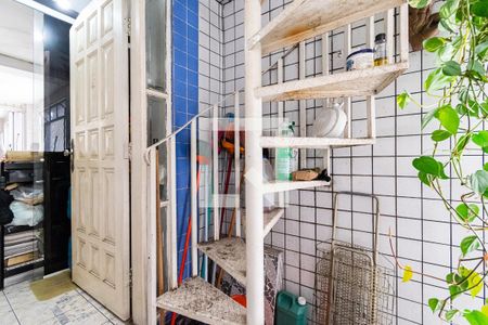 Casa à venda com 171m², 2 quartos e 2 vagas Casa à venda com 171m², 2 quartos e 2 vagasEntrada