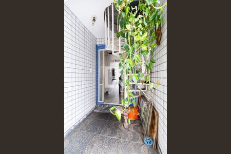 Casa à venda com 171m², 2 quartos e 2 vagas Casa à venda com 171m², 2 quartos e 2 vagasGaragem