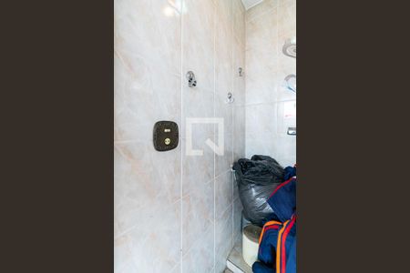 Casa à venda com 171m², 2 quartos e 2 vagas Casa à venda com 171m², 2 quartos e 2 vagasBanheiro de Serviço