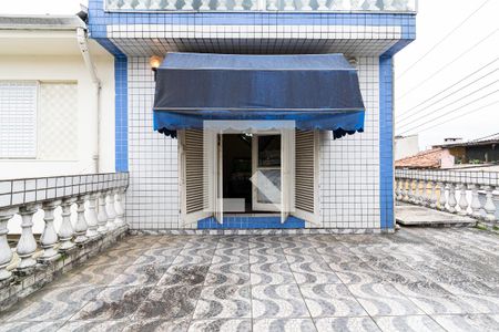 Casa à venda com 171m², 2 quartos e 2 vagas Casa à venda com 171m², 2 quartos e 2 vagasVaranda