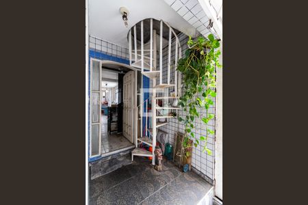 Casa à venda com 171m², 2 quartos e 2 vagas Casa à venda com 171m², 2 quartos e 2 vagasGaragem