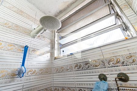 Casa à venda com 171m², 2 quartos e 2 vagas Casa à venda com 171m², 2 quartos e 2 vagasBanheiro