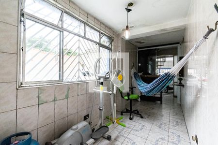 Casa à venda com 171m², 2 quartos e 2 vagas Casa à venda com 171m², 2 quartos e 2 vagasQuintal