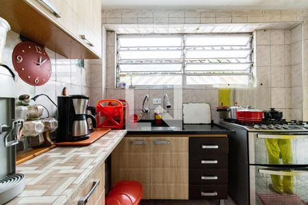 Casa à venda com 171m², 2 quartos e 2 vagas Casa à venda com 171m², 2 quartos e 2 vagasCozinha