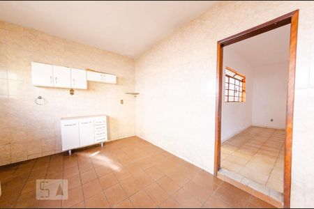 Casa à venda com 180m², 3 quartos e 1 vaga Casa à venda com 180m², 3 quartos e 1 vagaCozinha