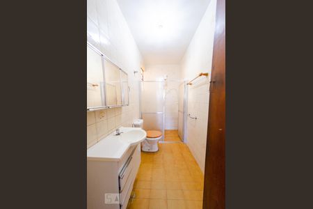 Casa à venda com 180m², 3 quartos e 1 vaga Casa à venda com 180m², 3 quartos e 1 vagaBanheiro social