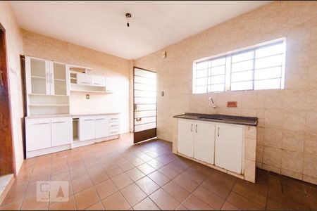 Casa à venda com 180m², 3 quartos e 1 vaga Casa à venda com 180m², 3 quartos e 1 vagaCozinha
