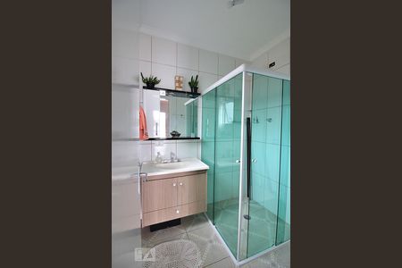 Casa à venda com 112m², 3 quartos e 2 vagasBanheiro da Suíte 1 