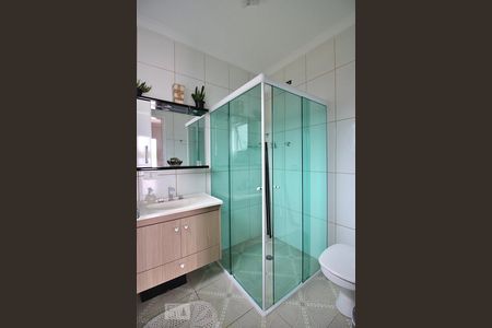 Casa à venda com 112m², 3 quartos e 2 vagasBanheiro da Suíte 1 