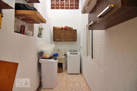 Casa à venda com 112m², 3 quartos e 2 vagasLavanderia