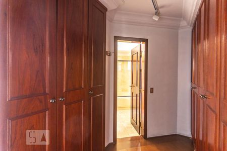 Apartamento à venda com 245m², 4 quartos e 4 vagasCloset