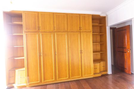 Apartamento à venda com 245m², 4 quartos e 4 vagasArmário