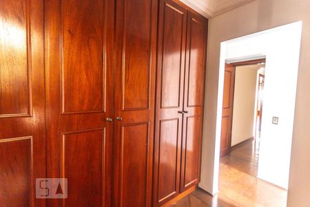 Apartamento à venda com 245m², 4 quartos e 4 vagasCloset