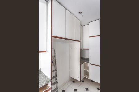 Apartamento à venda com 245m², 4 quartos e 4 vagasArmário