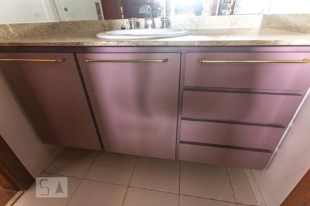 Apartamento à venda com 245m², 4 quartos e 4 vagasArmário