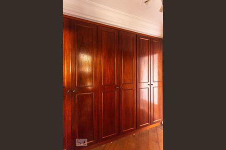 Apartamento à venda com 245m², 4 quartos e 4 vagasArmário