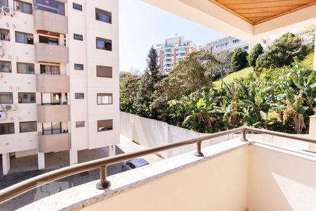 Varanda de kitnet/studio para alugar com 1 quarto, 35m² em Pantanal, Florianópolis