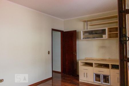 Casa à venda com 249m², 4 quartos e 2 vagasQuarto 1