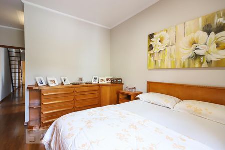 Casa à venda com 130m², 4 quartos e 2 vagas Casa à venda com 130m², 4 quartos e 2 vagasSuíte