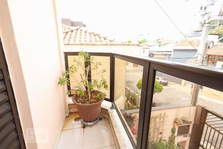 Casa à venda com 130m², 4 quartos e 2 vagas Casa à venda com 130m², 4 quartos e 2 vagasSacada Suíte