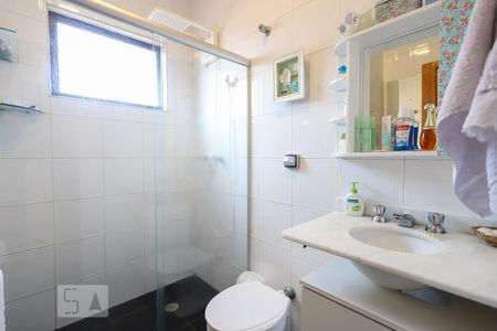 Casa à venda com 130m², 4 quartos e 2 vagas Casa à venda com 130m², 4 quartos e 2 vagasBanheiro Suíte