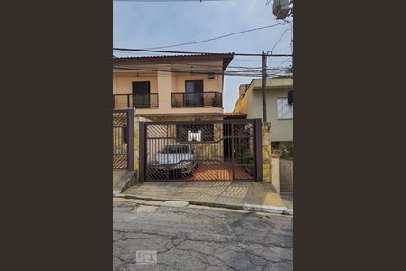 Casa à venda com 130m², 4 quartos e 2 vagas Casa à venda com 130m², 4 quartos e 2 vagasFachada