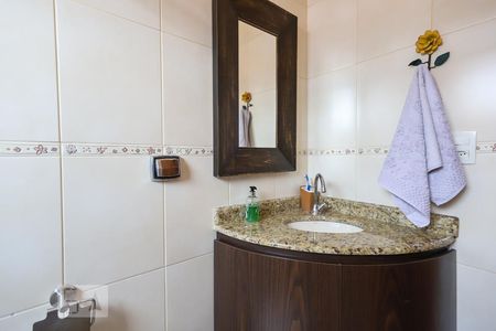 Casa à venda com 130m², 4 quartos e 2 vagas Casa à venda com 130m², 4 quartos e 2 vagasBanheiro Social